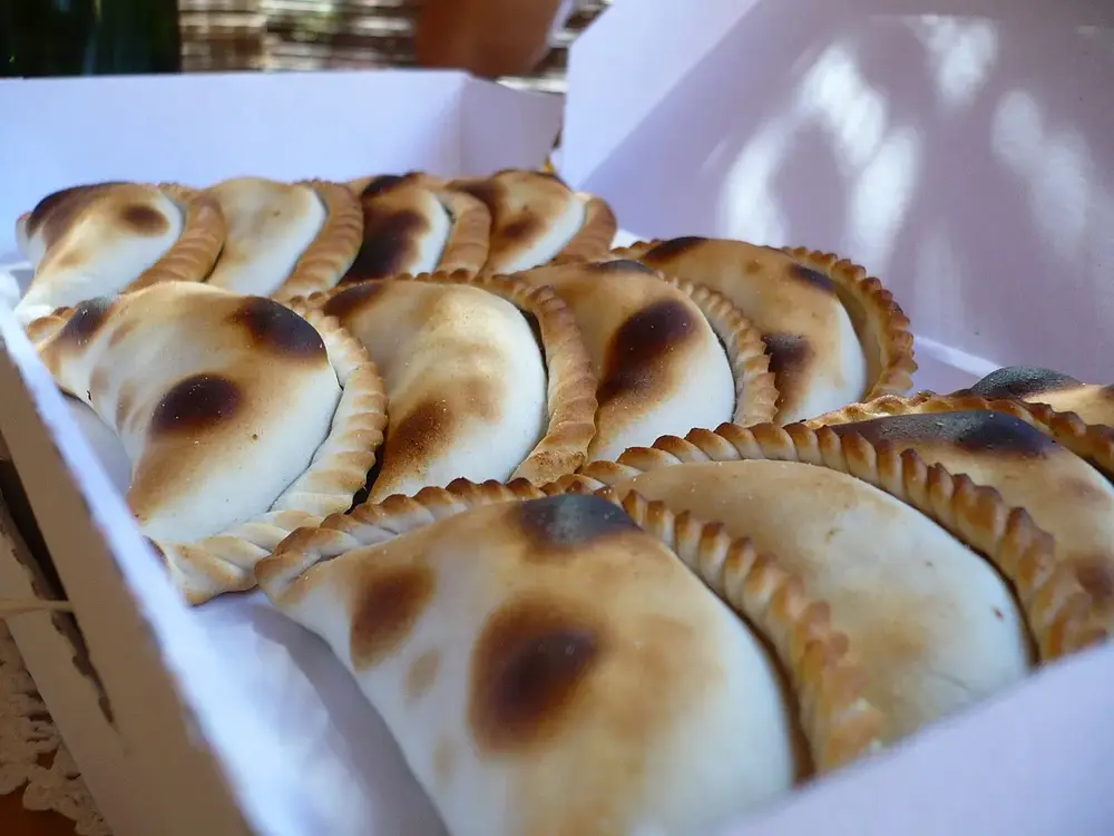 Empanadas al horno recién salidas